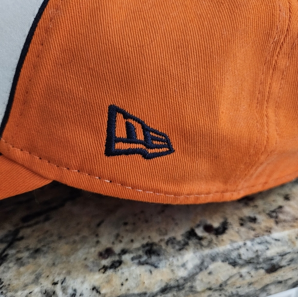 White Cap with Rhinestone Logo Denver Bronco - Picture 5 of 5